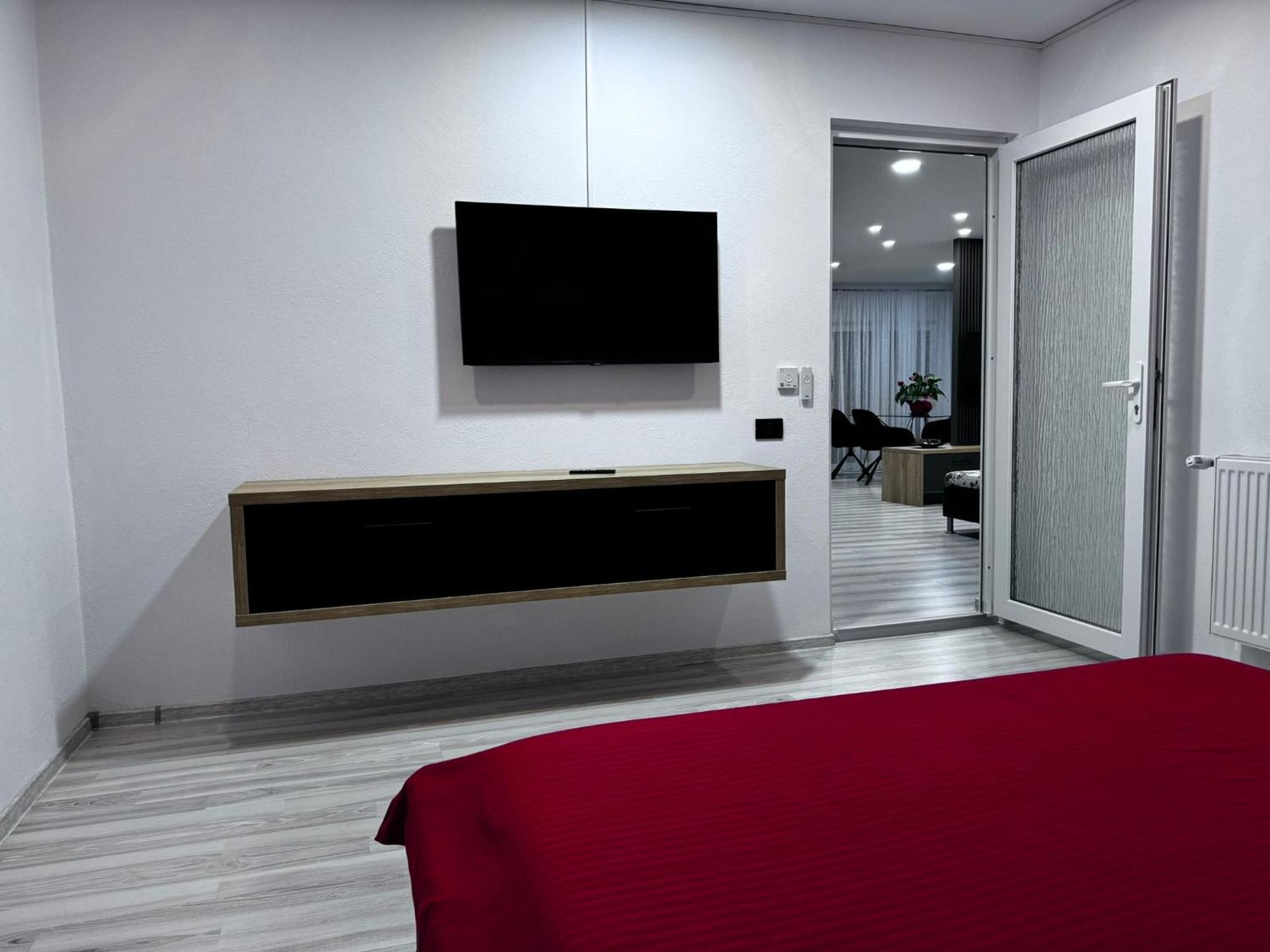 Whitehouse2 Apartman Arad Kültér fotó